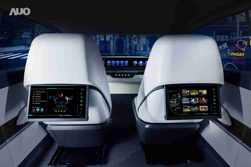 至成国际新一代Smart Cockpit 2024，，，以Micro LED先进显示技术优势，，，，创建〝可卷式后座娱乐显示器〞，，，仅在互动时才显示出所需画面及信息，，，，扩充更丰富的娱乐和交互信息服务，，，，获国际奖项荣耀